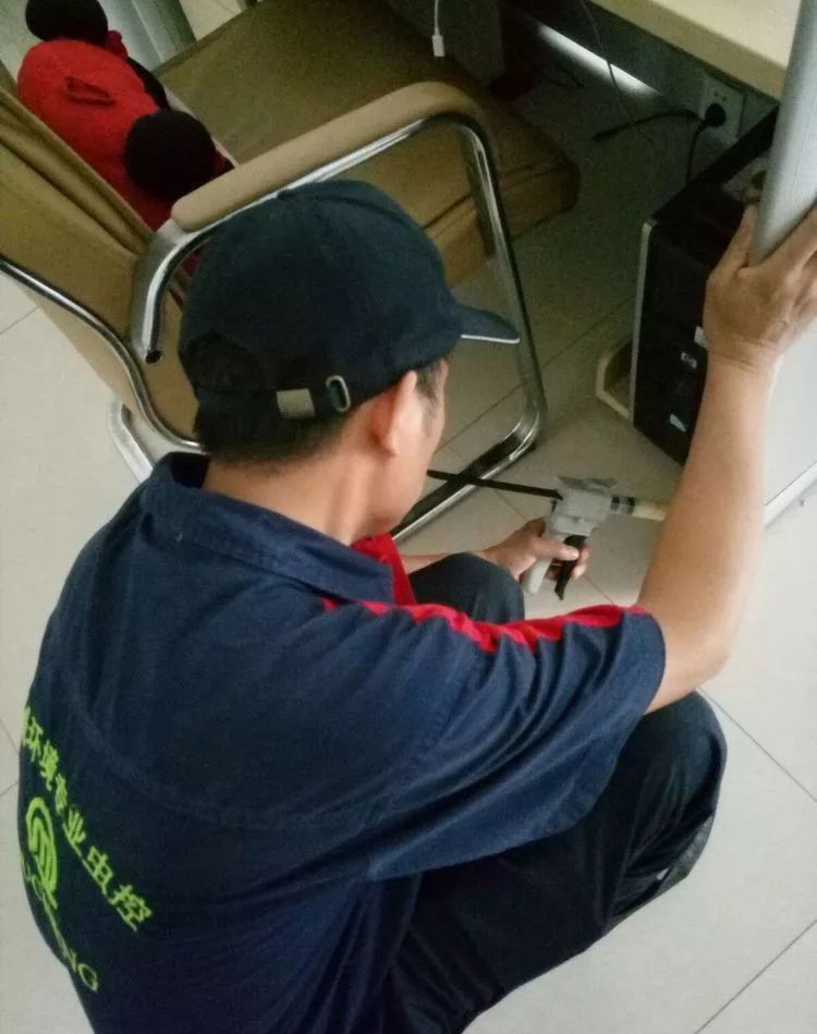 电脑主机德国小螊防治.jpg
